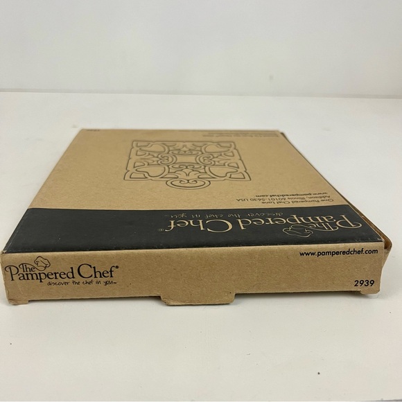 Pampered Chef 2008 Round Up Heart Collectible Cast Iron Copper Tone Coat Trivet - Picture 5 of 16